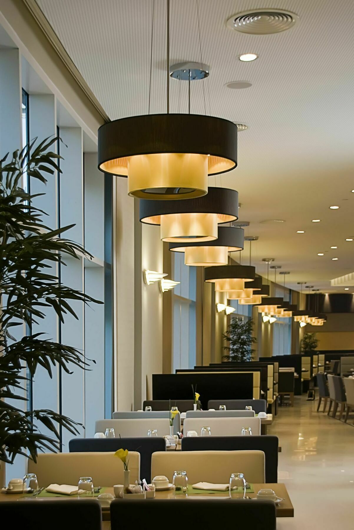 Grand Millennium Al Wahda Hotel And Executive Apartments Abu Dhabi Restaurant billede